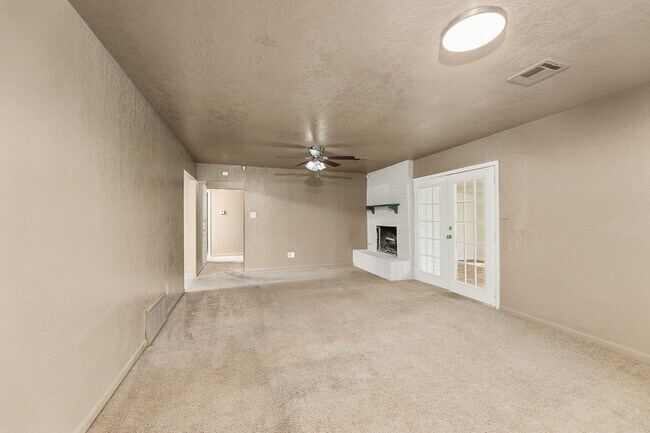 Building Photo - 4708 NW Cheryl Blvd