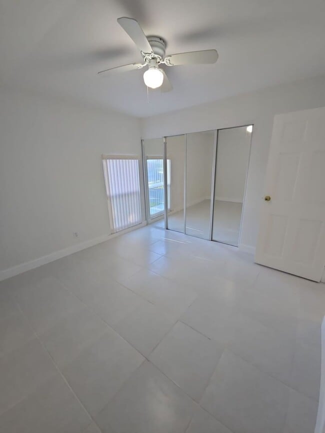 Building Photo - LABOR DAY SPECIAL Great Renovated 3/1 |  Q...