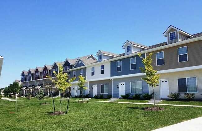 Building Photo - 6879 Daniel Defoe Dr