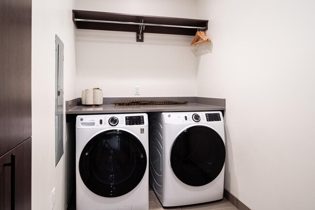 Building Photo - 4 Boathouse Way