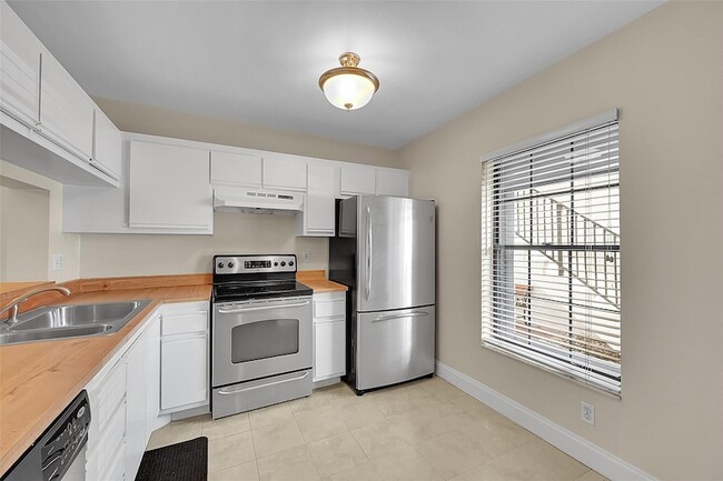 Building Photo - 2518 NW 89th Dr