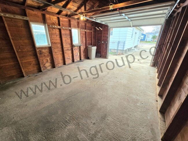 Building Photo - Newly Updated!