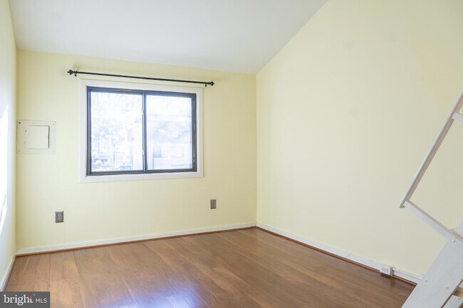 Building Photo - 9804 Hellingly Pl