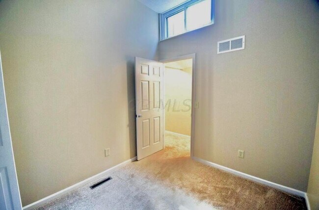 Building Photo - 20 King Arthur Ct