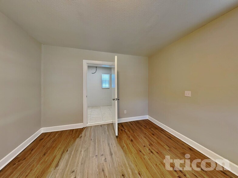 Building Photo - 616 Leisure Ave