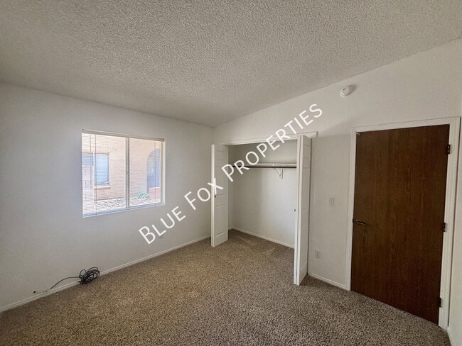 Building Photo - 7551 E La Cienega Dr