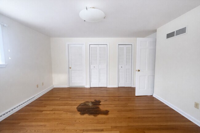 Building Photo - 520 Murray Hill Rd