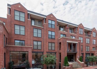 Building Photo - GEORGETOWN - 2 level 2/2.5 Custom Condo City Living W/ UNDERGROUND PARKING!!