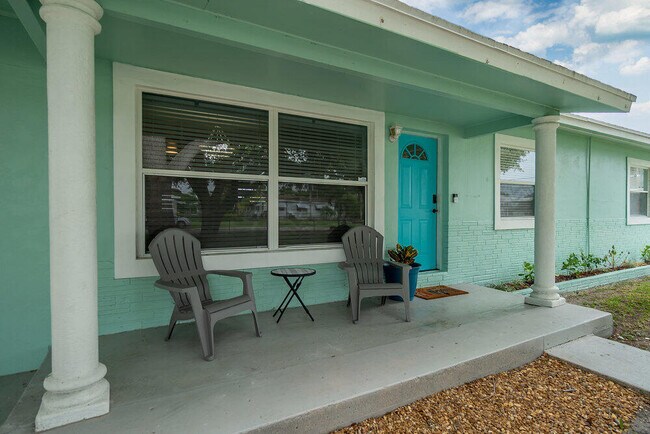 Building Photo - 1424 Willow Rd