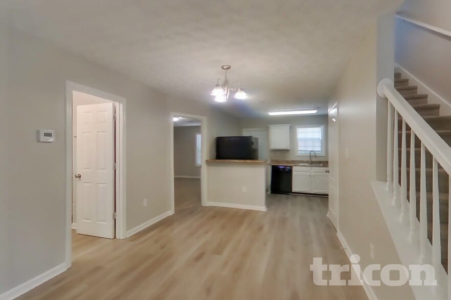 Building Photo - 1030 Weatherwood Pl NE