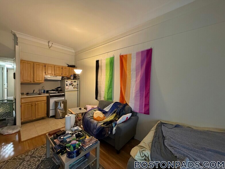 Building Photo - 62 Boylston St