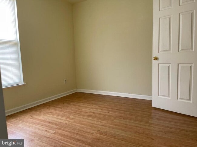 Building Photo - 21054 Cornerpost Square