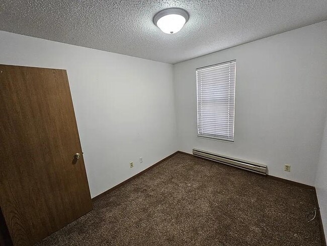 Building Photo - 608 King St