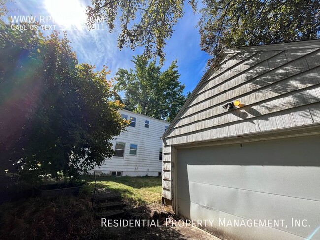 Building Photo - Spacious Cape Cod Home