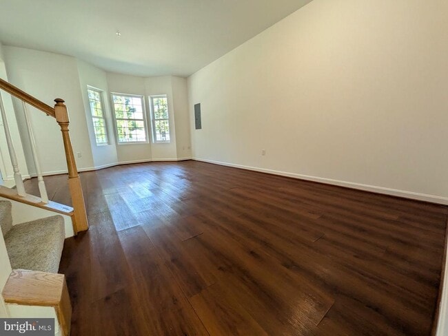 Building Photo - 310 Del Rhodes Ave