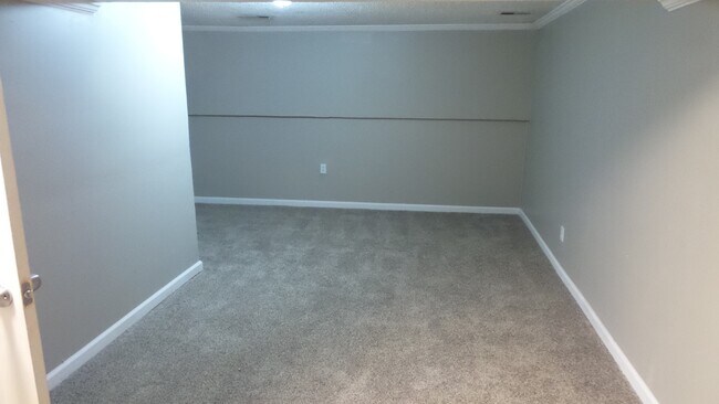 Building Photo - COMING SOON! Renovated 3 Bedroom, 2 bath R...