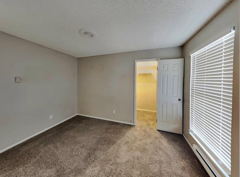 Primary Photo - 11039 Grange Creek Dr
