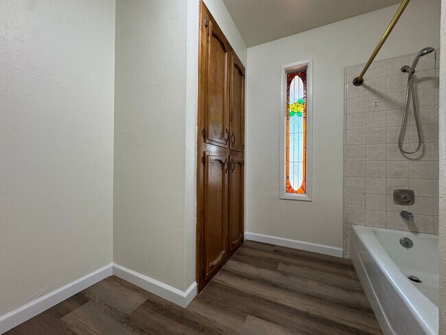 Building Photo - 657 W Escalon Ave
