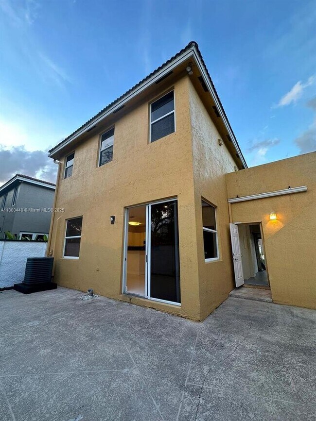 Building Photo - 10812-10851 NW 51st Ln