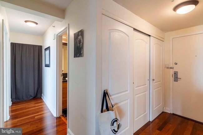 Building Photo - 2001 Hamilton St