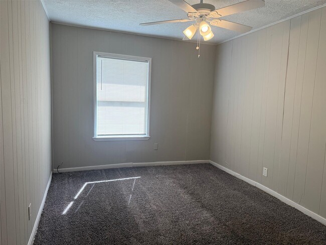 Building Photo - 5933 Southgood St