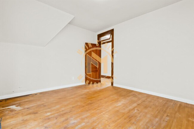 Building Photo - 503 N Michigan St