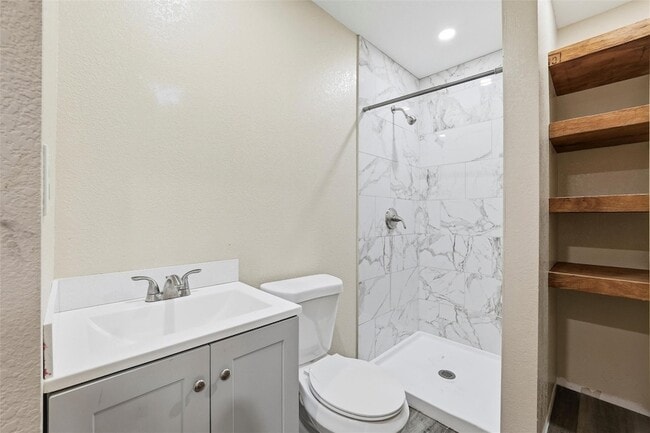 Building Photo - 2734 Fordham Rd