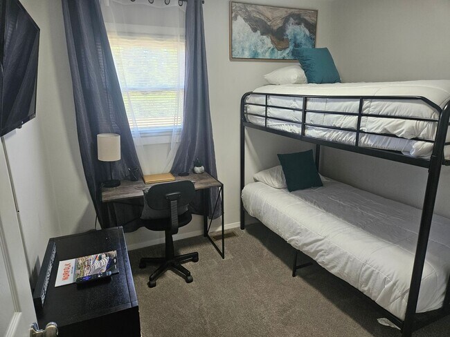 Building Photo - 2213 Wharton Ave