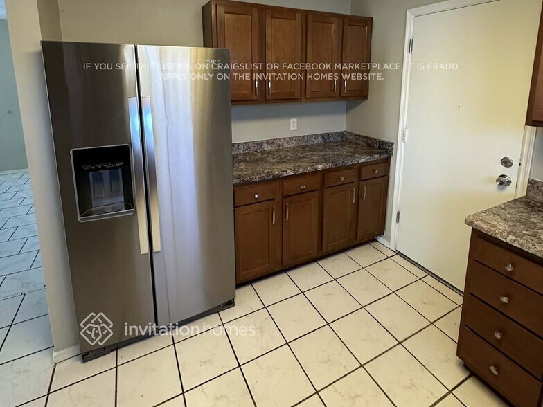 Building Photo - 1014 E Marco Polo Rd