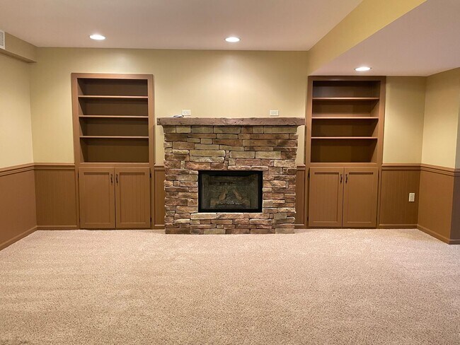 Building Photo - Beautiful 3 bedroom 2 bathroom Rancher in Great Manheim Location!