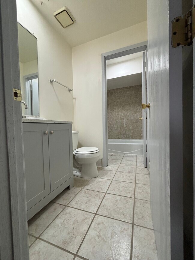 bathroom - 15 Echo Ct