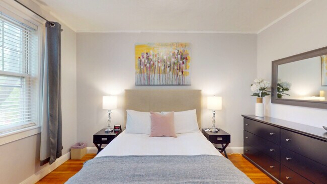 Building Photo - 169 Kent St