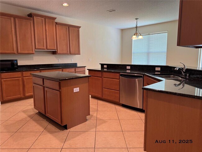 Building Photo - 930 Timber Isle Dr