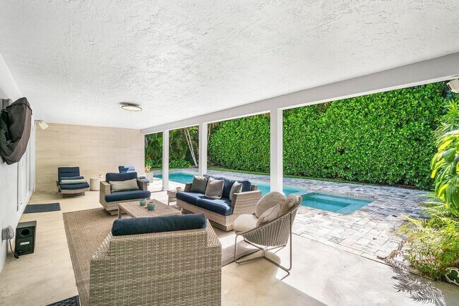 Building Photo - 5903 N Ocean Blvd