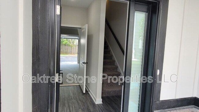 Building Photo - 2585 Ocean Dr NW