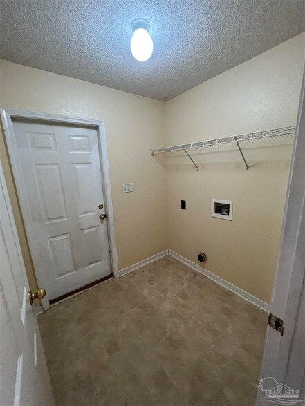 Building Photo - 4966 Berkeley Forest Blvd