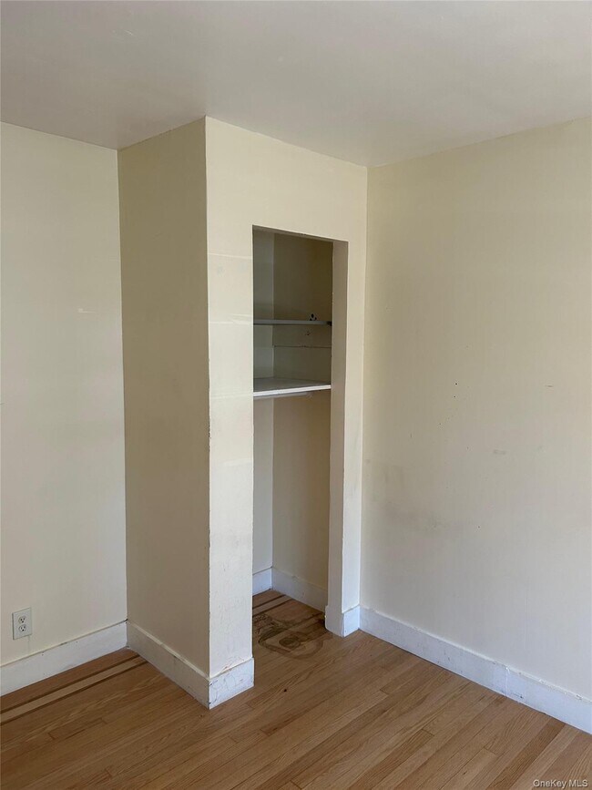 Building Photo - 1086 Tulip Ave