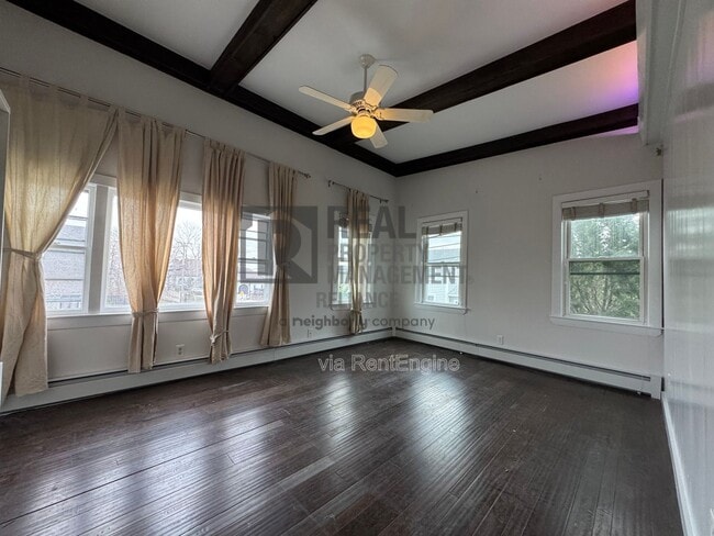 Building Photo - 2 Sea View Ave