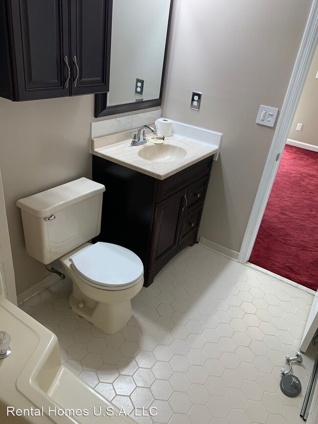 Building Photo - 3 br, 2 bath House - 1877 Tolstoy Drive