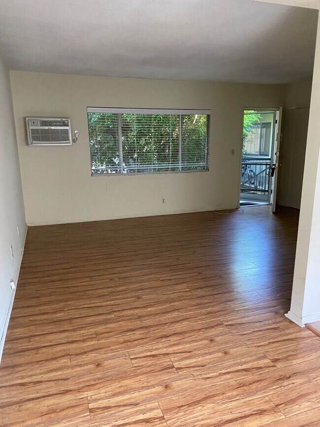 Building Photo - 501 S 7th St