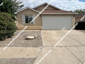 Building Photo - Gated Community 2 Bedroom - 2 Bathroom - 2 Car garage