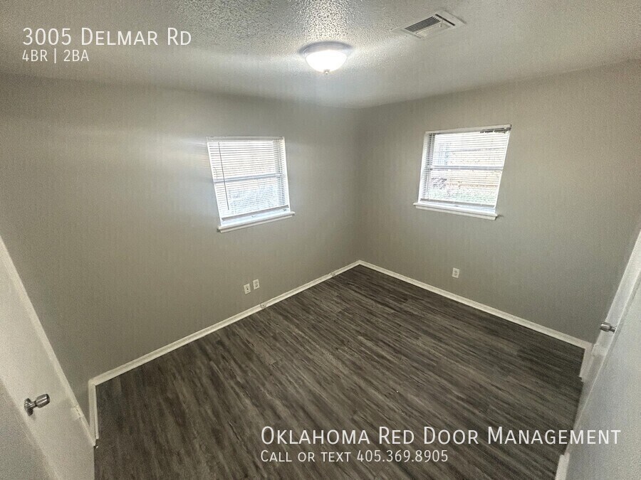 Building Photo - 3005 Delmar Rd