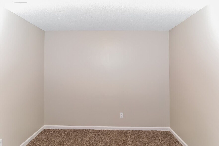 Building Photo - 8450 Kimberly Rose Dr