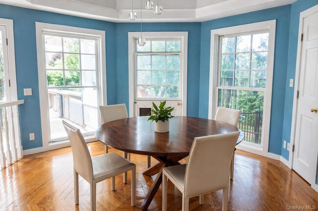 Building Photo - 658 Shore Acres Dr