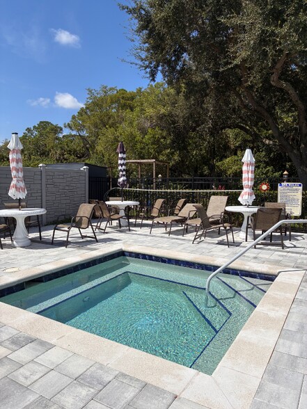 Building Photo - 9470 Green Cypress Ln