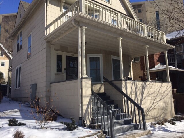 Building Photo - 203 S Henry St