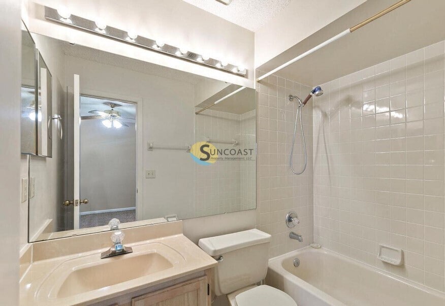 Building Photo - 3760 Moorings Ln