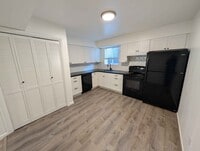 Building Photo - Park Creeke Apartments