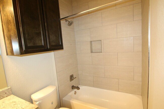 Building Photo - 209 Stewart Bend Ct