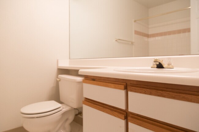 Building Photo - 33 S Boulder Cir